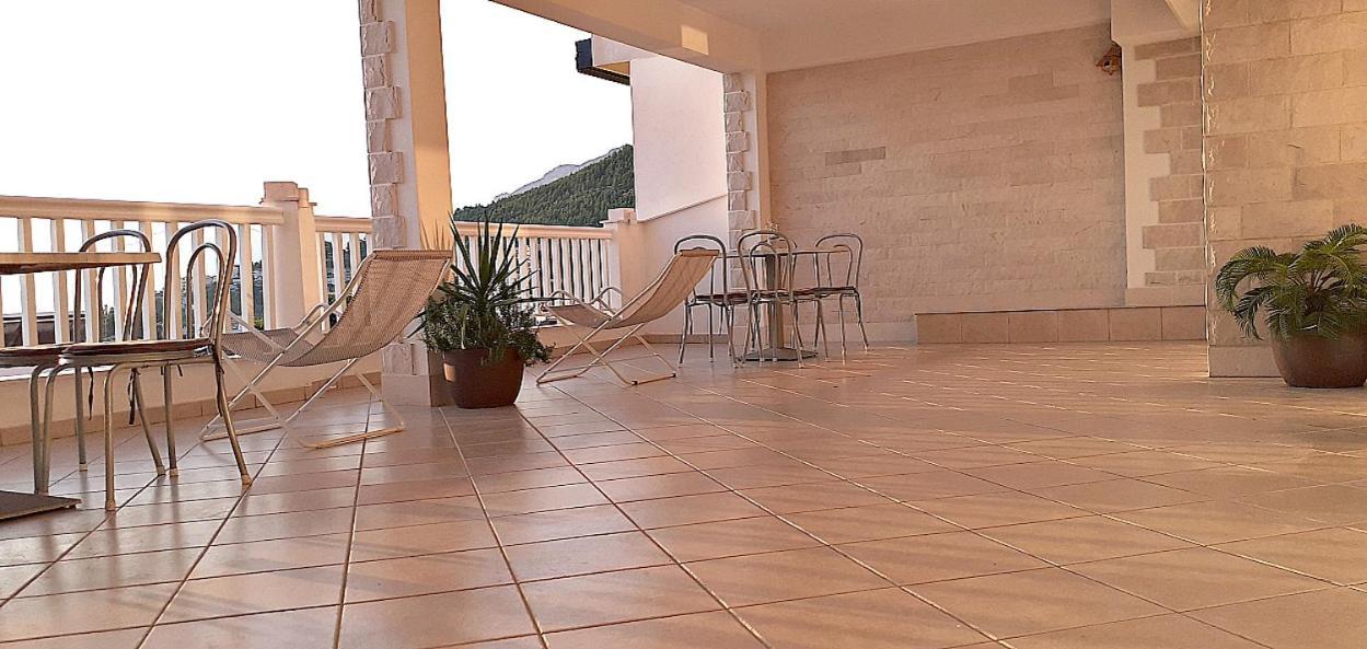 Apartments Villa Bonaca Baska Voda Room photo